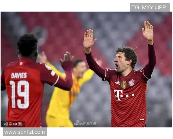 激浪足球明星代言形象展示引领潮流风尚的魅力之旅